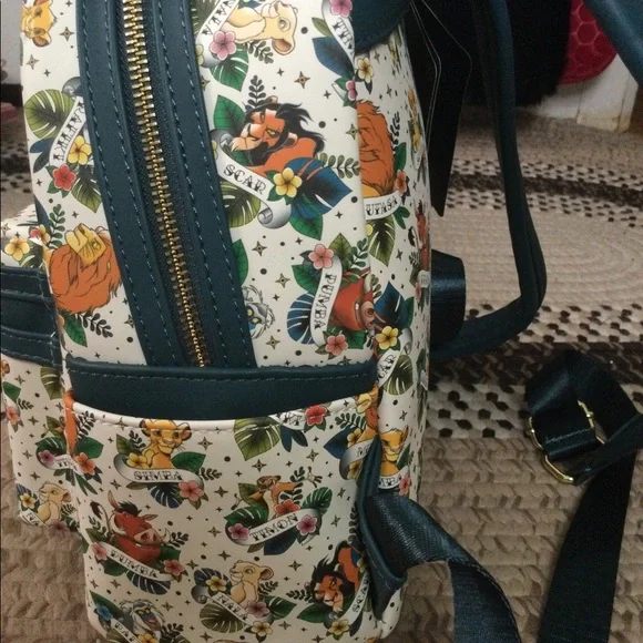 Loungefly Lion King back pack - Picture 8 of 11